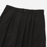 Feliz Two Tuck Walk Short - Black