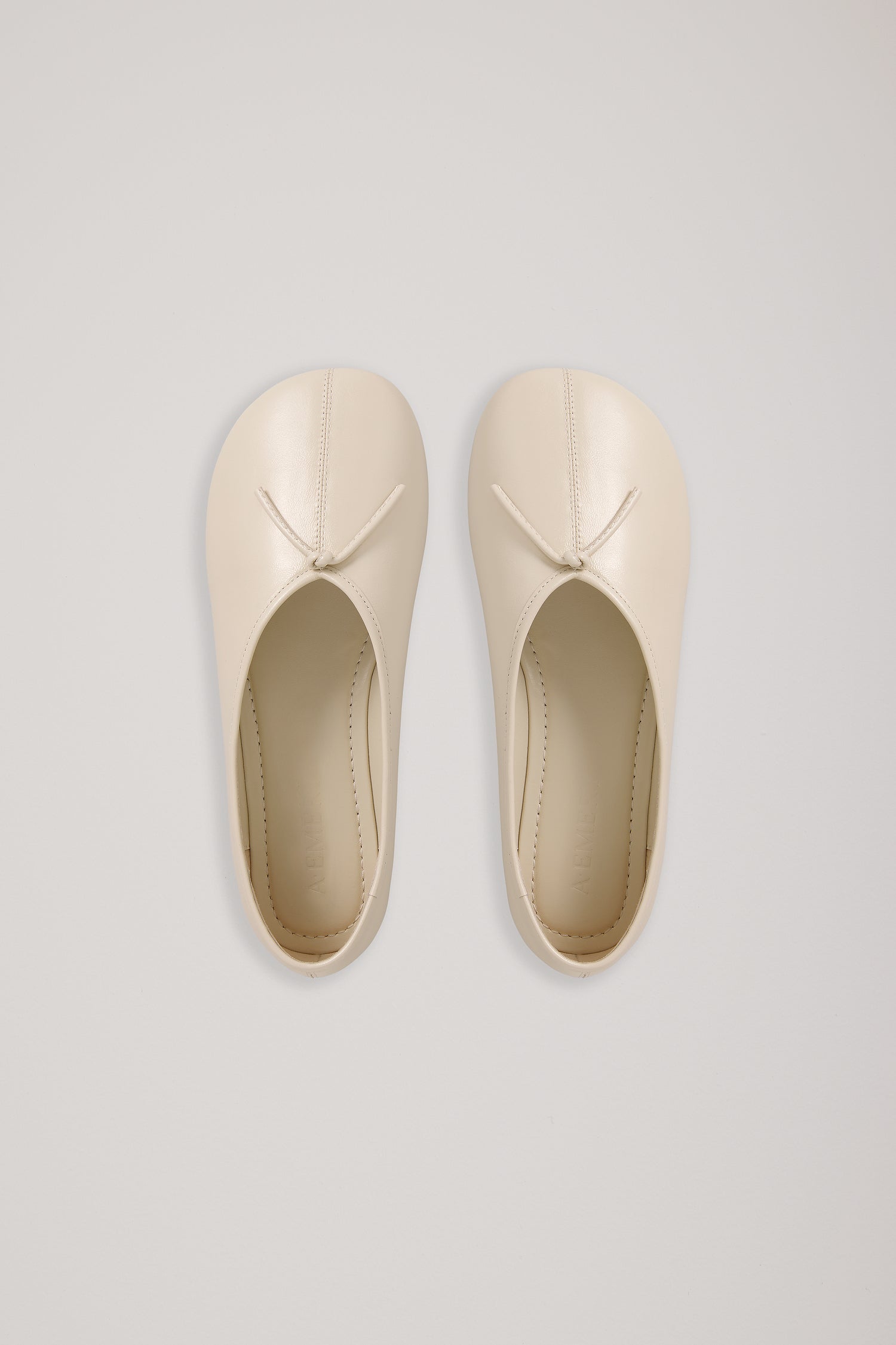 A.Emery The Mabel Flat Vintage Bone 3