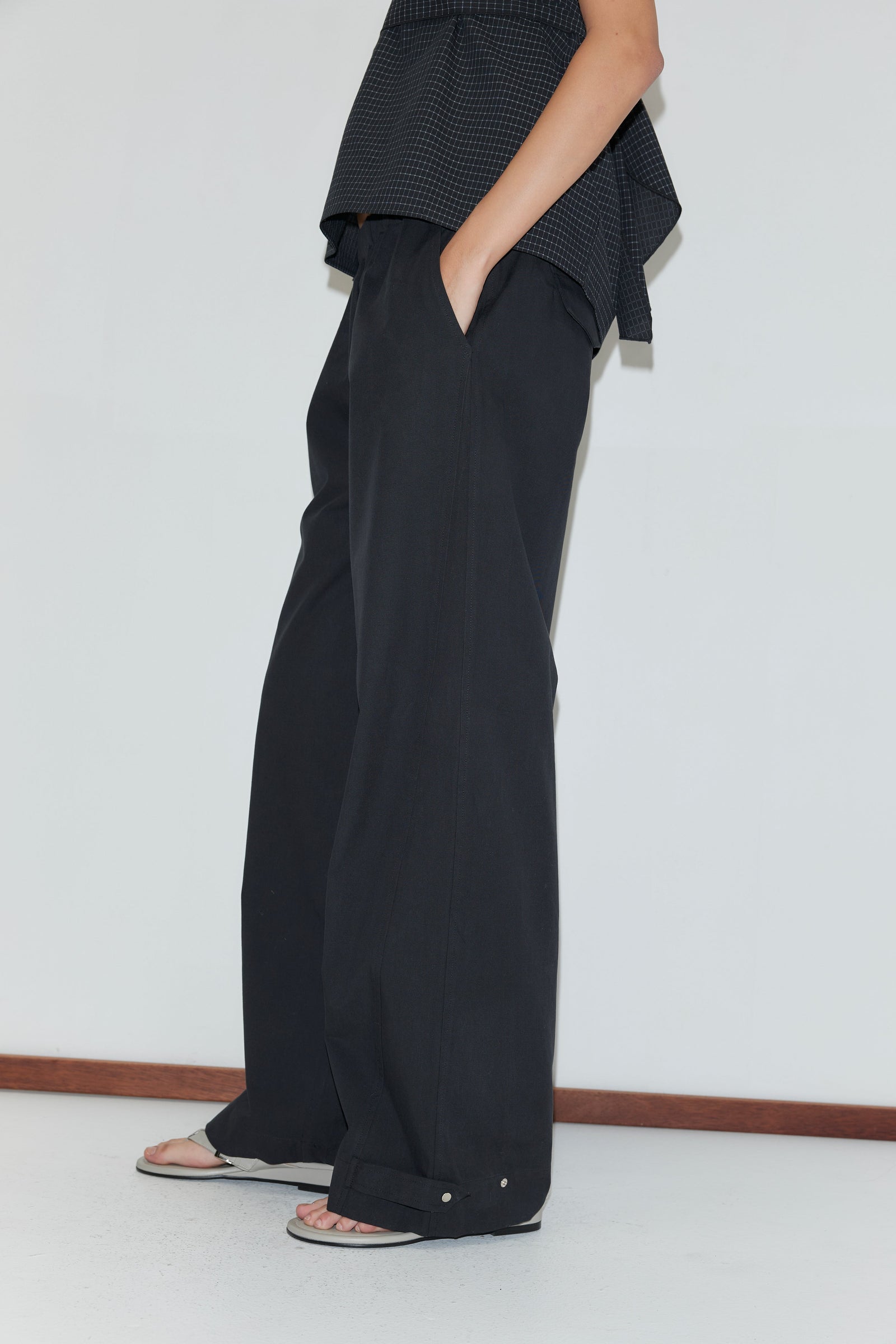 Deiji Studios Snap Tab Pant in Black – back view | Peggy Concept Store