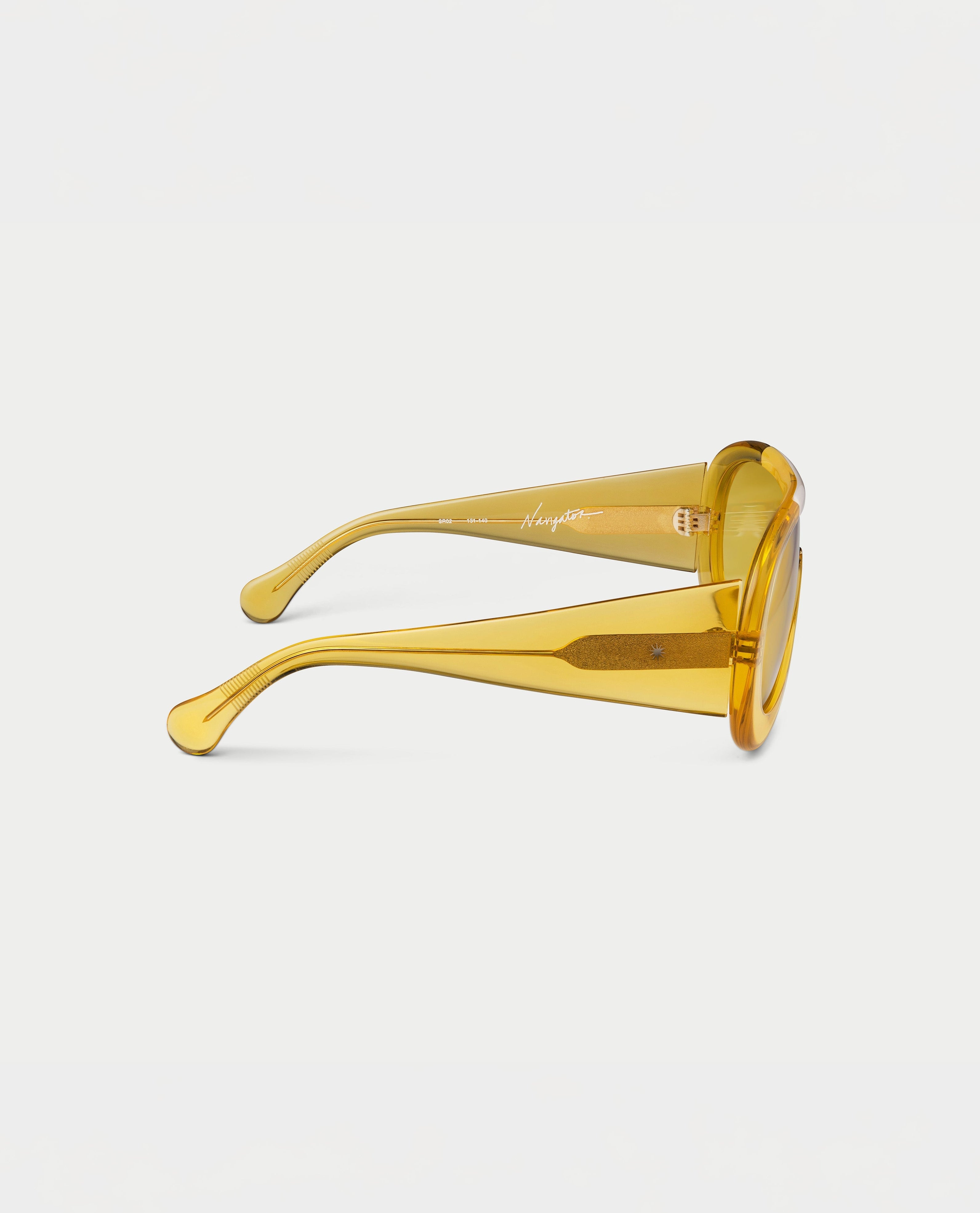 éliou Navigator Sunglasses Yellow