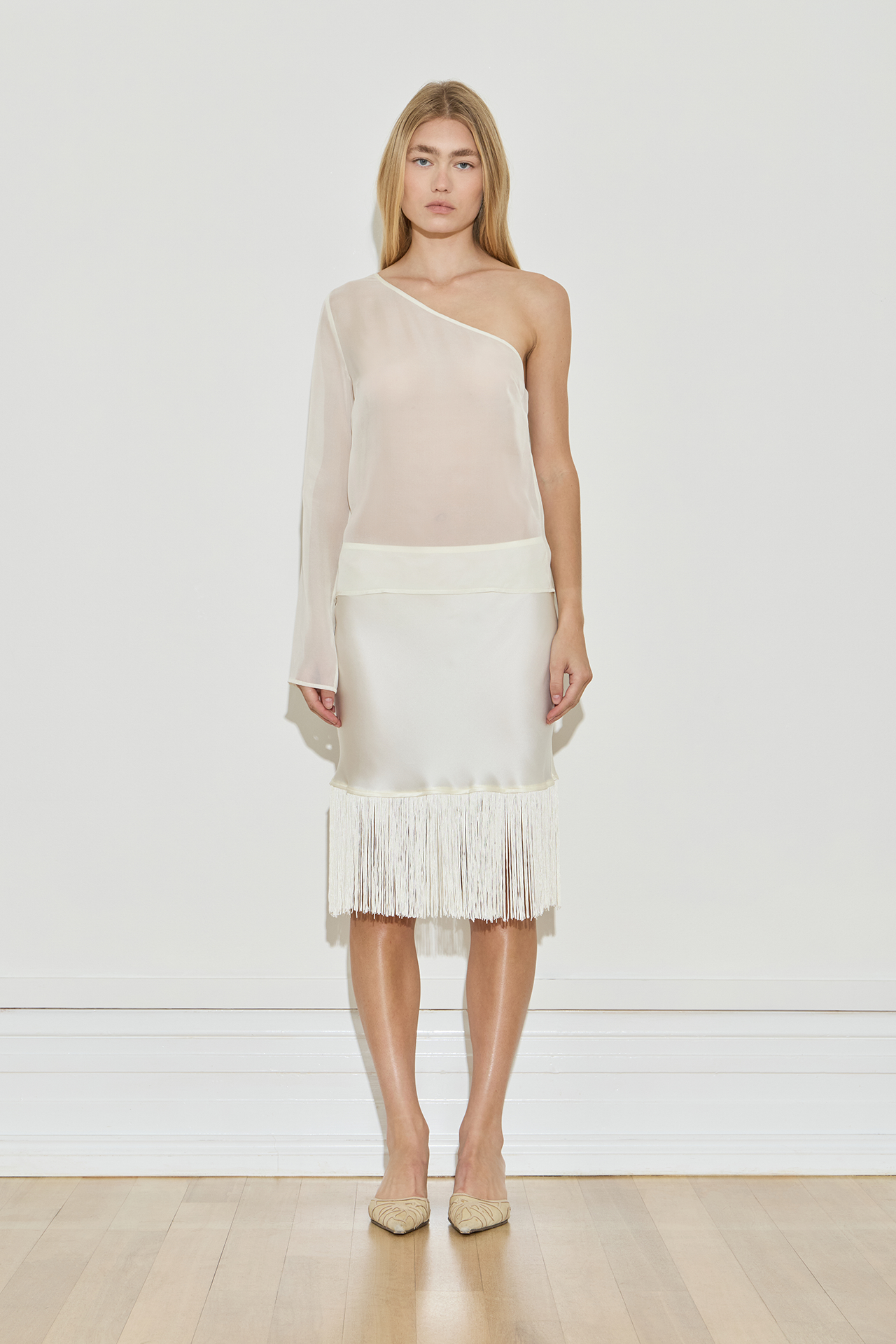 Maison Essentiele One-Shoulder Long Sleeve Top Cream