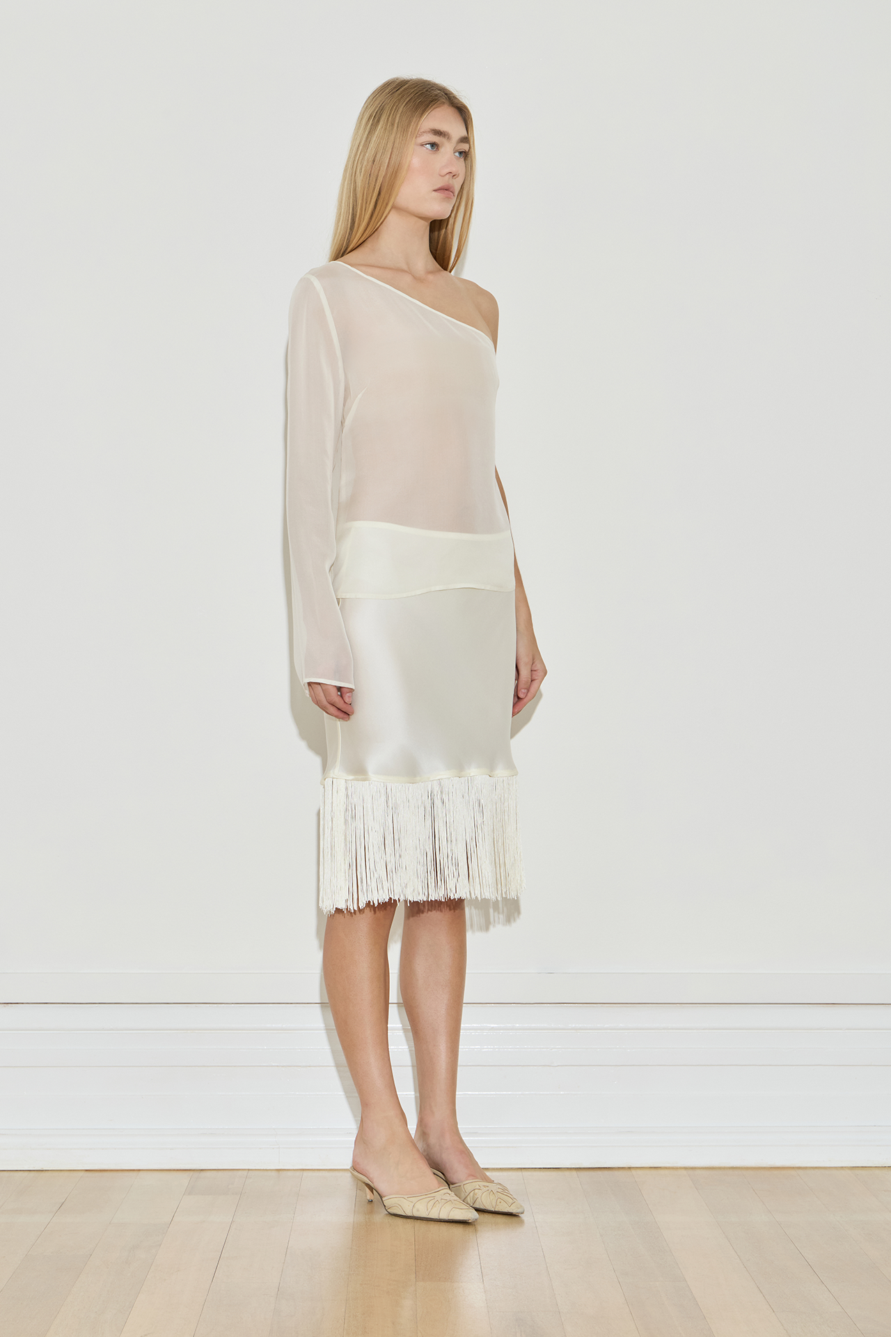 Maison Essentiele One-Shoulder Long Sleeve Top Cream