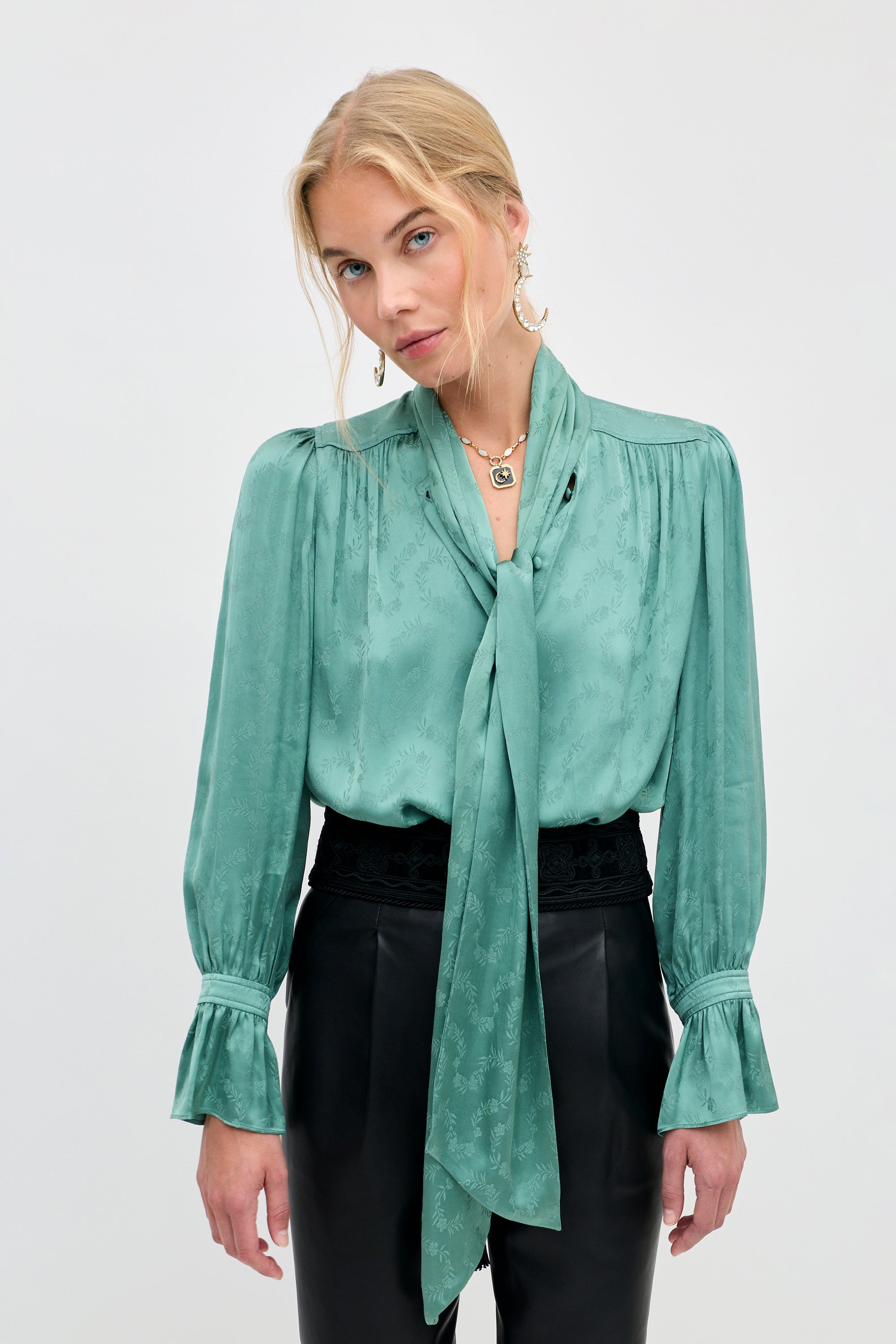 Rixo Evanora Top Floral Trail Jacquard Sage Green