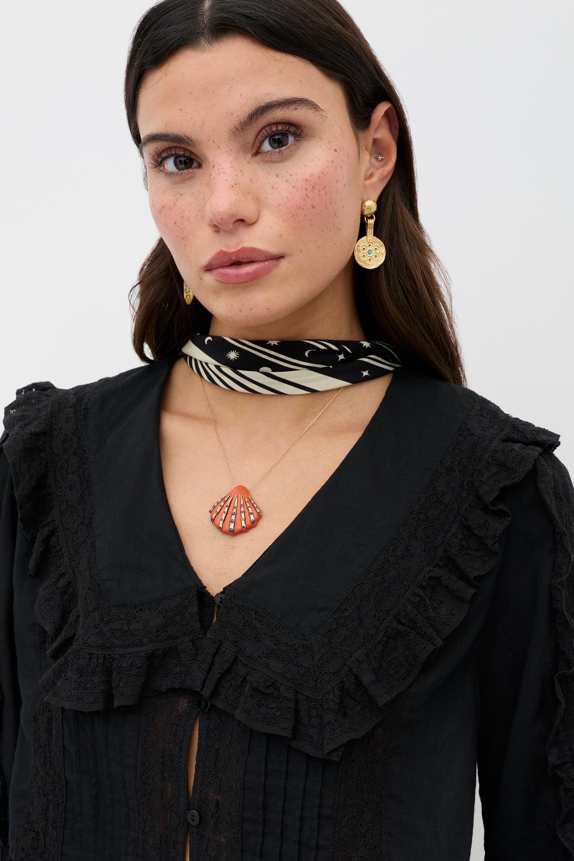 Rixo Maribelle Top Black on model