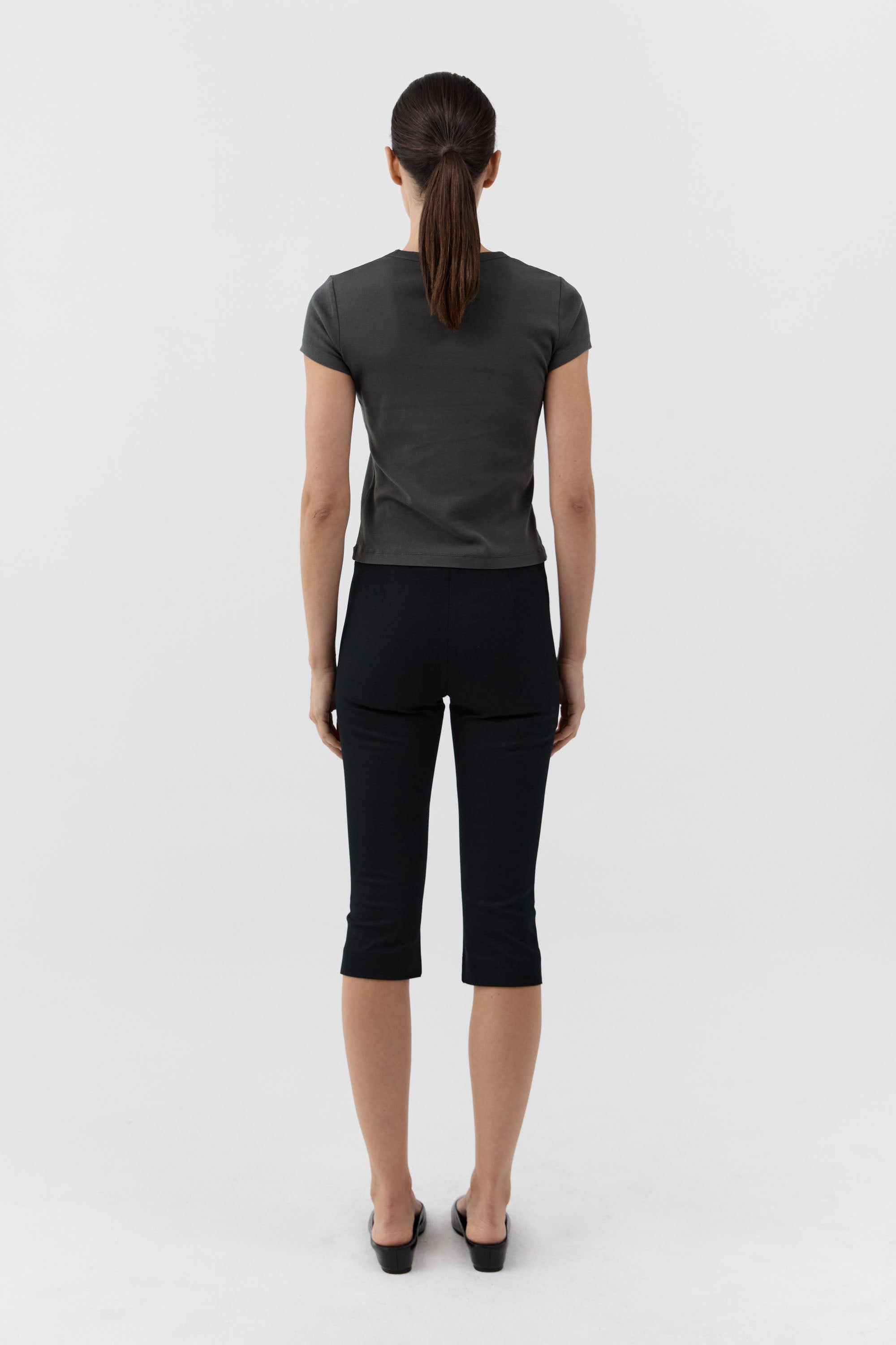 St. Agni Compact Cotton Capri Pants Black