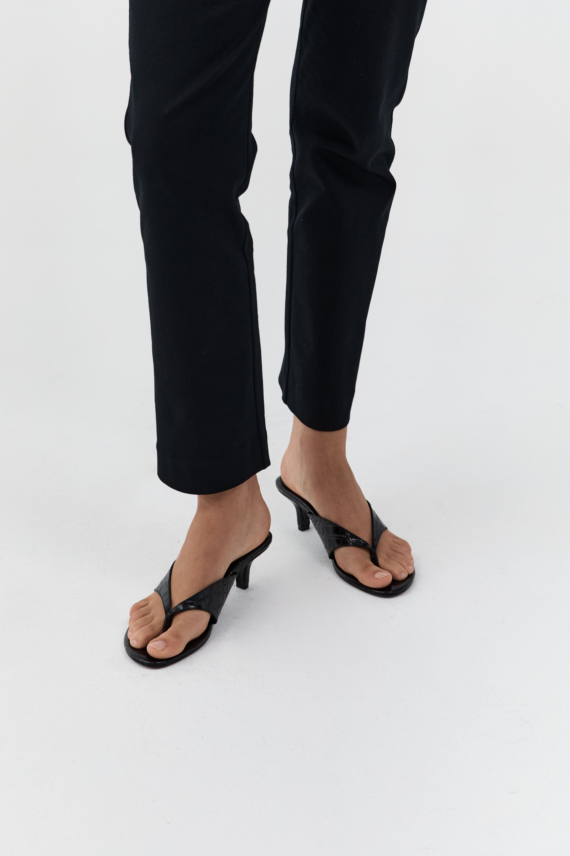St. Agni Everyday Thong Heel 50 Croc Embossed Black
